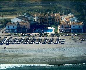 Foto exterior del "Apartamentos Playa Chica Beach Club"