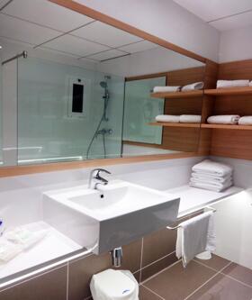 Foto del baño de "Hotel Augustus"