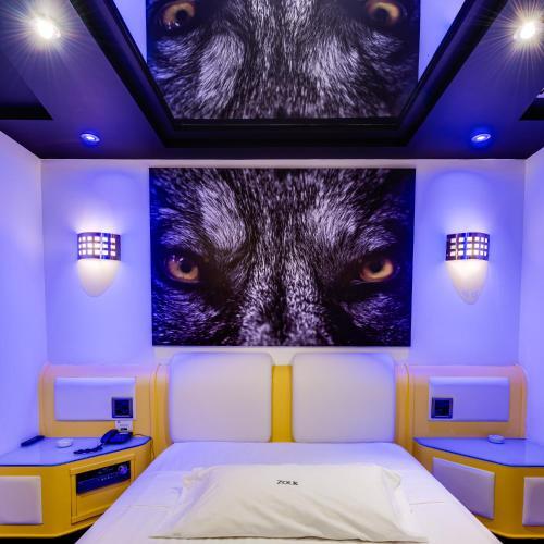 Foto de una habitación de Zouk Hotel