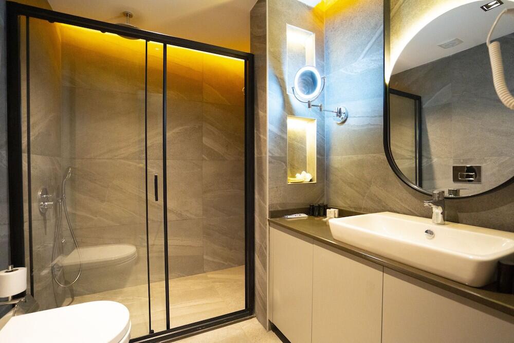 Foto del baño de Antalya Suite Hotel &amp;amp; Spa