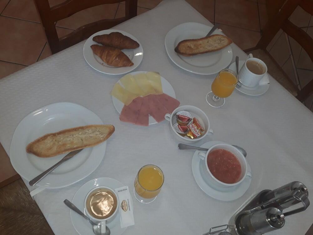 Foto de restauración de Hostal Roig 53