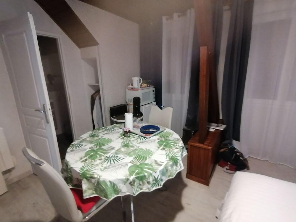 Foto de una habitación de Bed-and-Breakfast Chambre du Jardin Fleuri