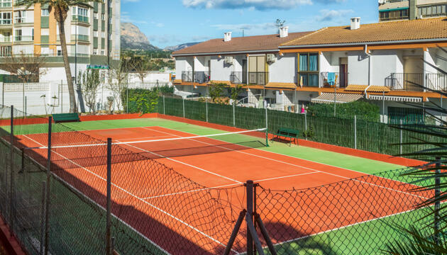 Foto de Casa de 2 habitaciones en Benidorm con piscina y vistas al mar, 97 m², 2 bedrooms