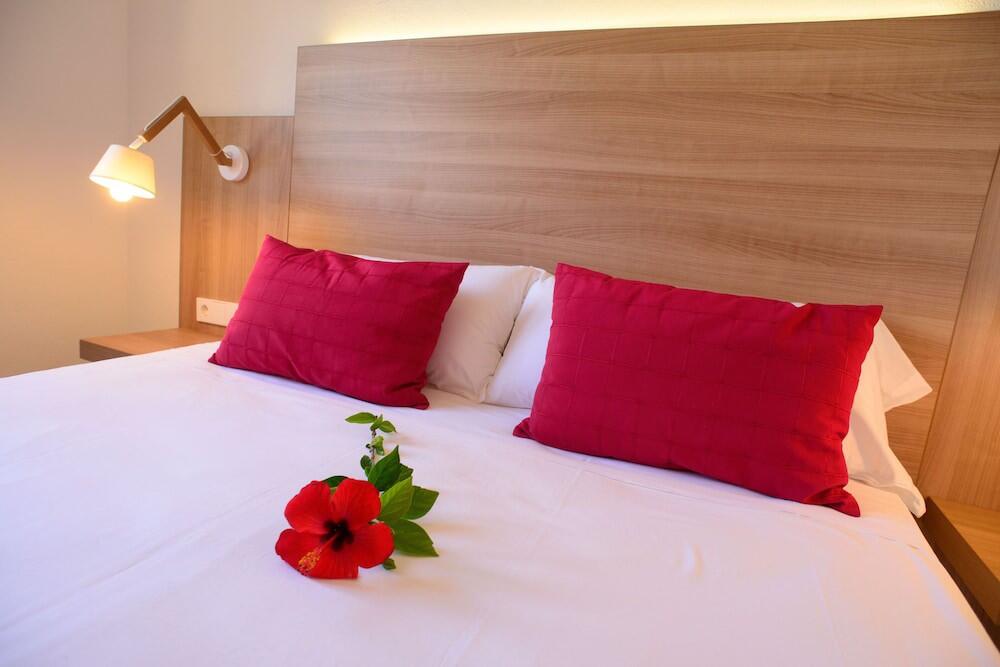Foto de una habitación de Hotel Cala Llenya Resort Ibiza