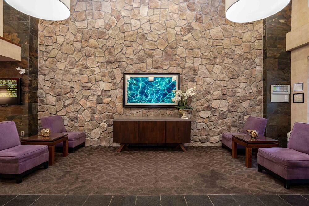 Foto de las zonas nobles de Sandman Hotel &amp;amp; Suites Regina