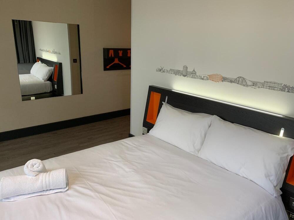 Foto de una habitación de easyHotel Milton Keynes