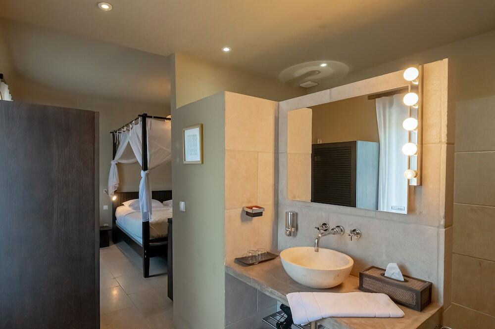 Bathroom – Hostellerie Le Paradou