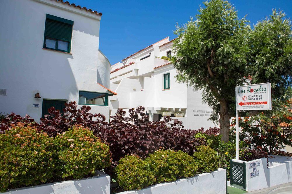 Foto del exterior de Apartamentos Los Rosales