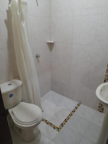 Foto del baño de Hotel Colonial Inn