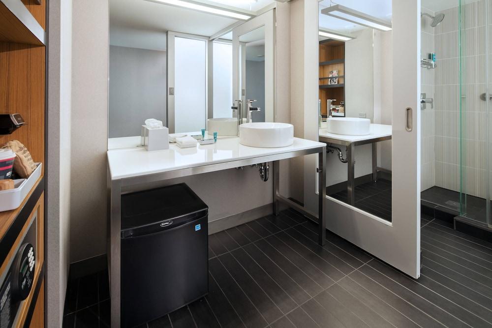 Foto del baño de Hotel Aloft San Francisco Airport