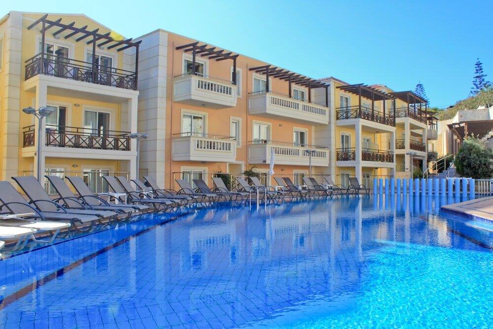 Foto general de Porto Kalamaki Hotel
