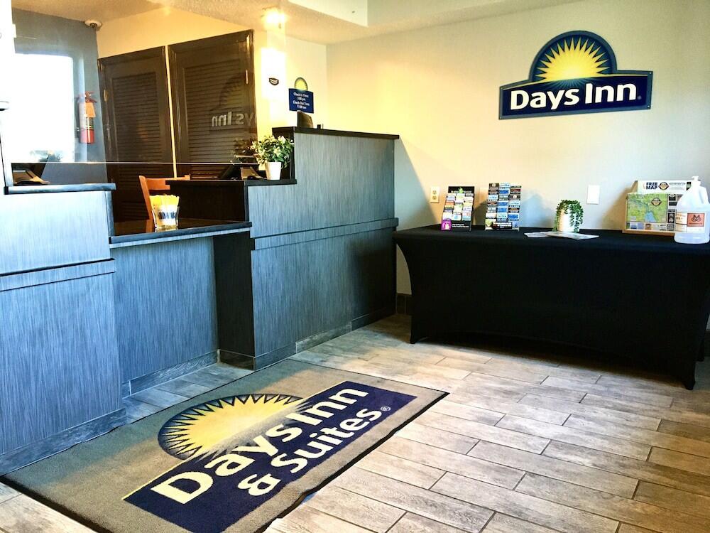 Common areas – Hotel Days Inn &amp;amp; Suites by Wyndham Traverse City