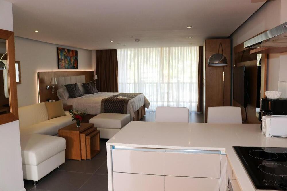 Foto general de Hotel Port de Plaisance Resort, Trademark Collection by Wyndham