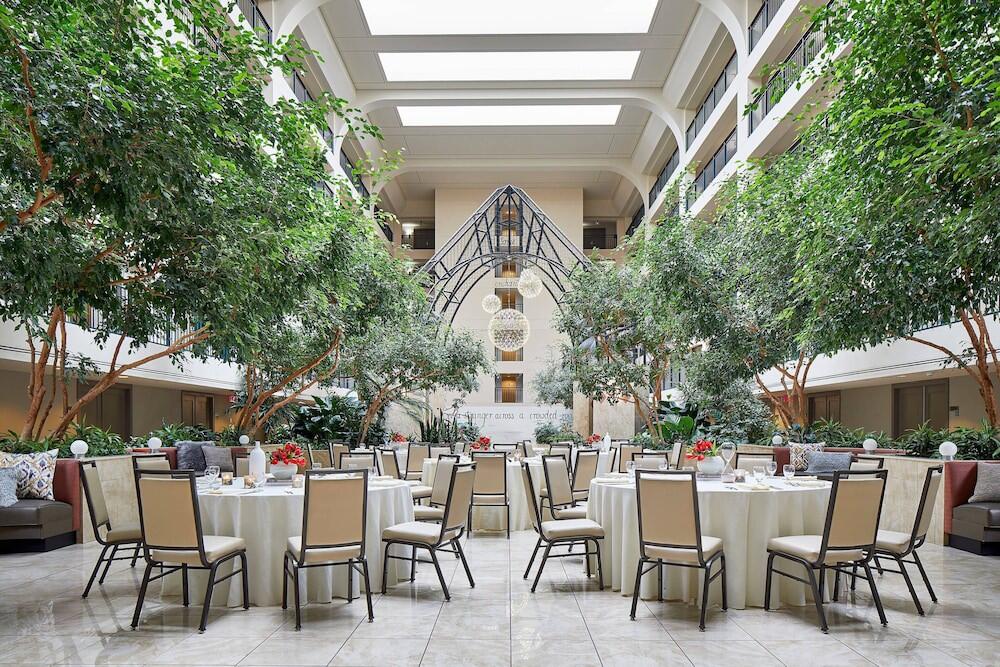 Foto de las zonas nobles de Renaissance Chicago Glenview Suites Hotel