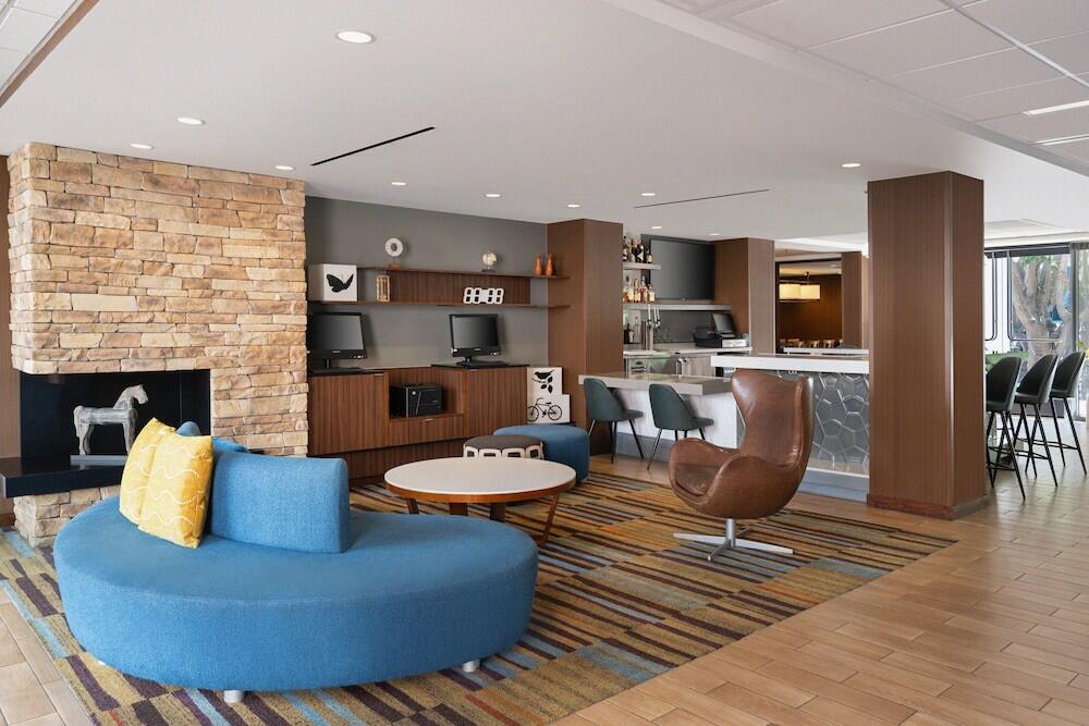Foto de las zonas nobles de Hotel Fairfield Inn &amp;amp; Suites by Marriott Los Angeles LAX/El Segundo