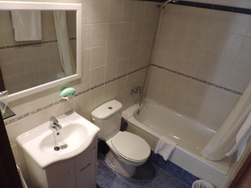 Foto del baño de Hotel Costa San Antonio