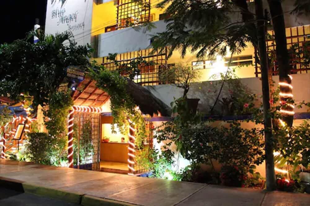 Foto del exterior de Hotel Blue Angel Resort
