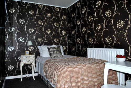 Room – Amber Guesthouse