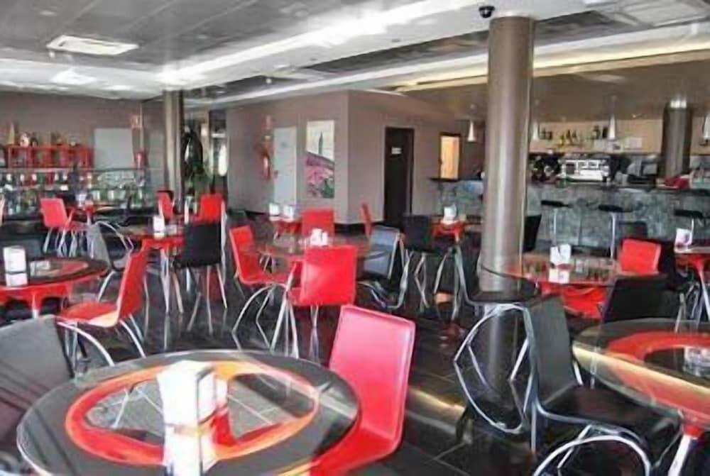 Foto de restauración de Hotel Cuatro Hermanas