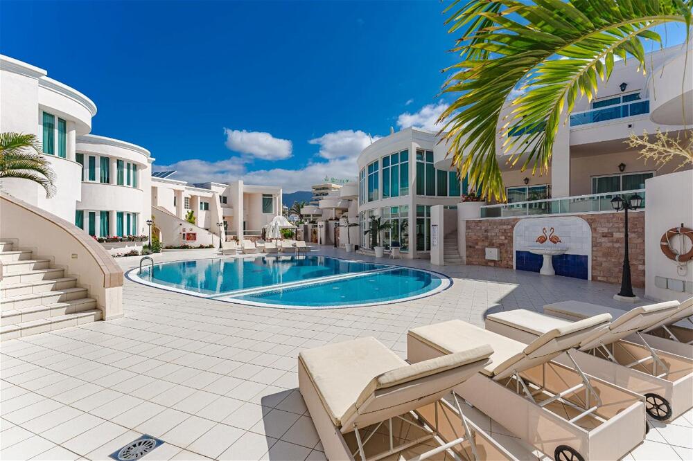 Flamingo Suites Boutique Hotel, Adeje. Desde 157.8€ - Centraldereservas.com