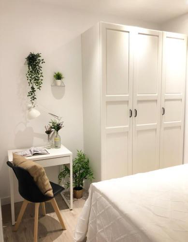 Foto de una habitación de Apartamentos AmazINN Places Atocha
