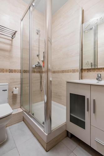 Foto del baño de Hostal Beutyful Room in Heart of Madrid