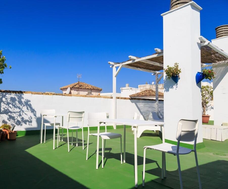 Foto del exterior de Hotel Los Cantaros