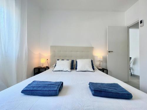 Foto de una habitación de Aparthotel GOLDEN COAST CALAFELL 2