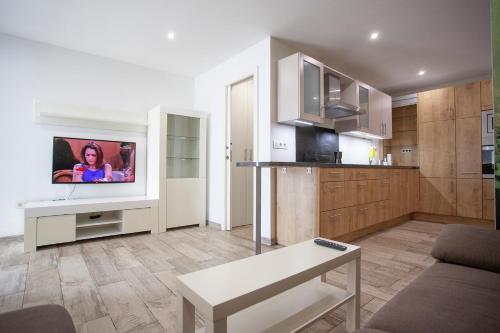 Foto de una habitación de CHALET ADOSADO CON TERRAZA Y AZOTEA