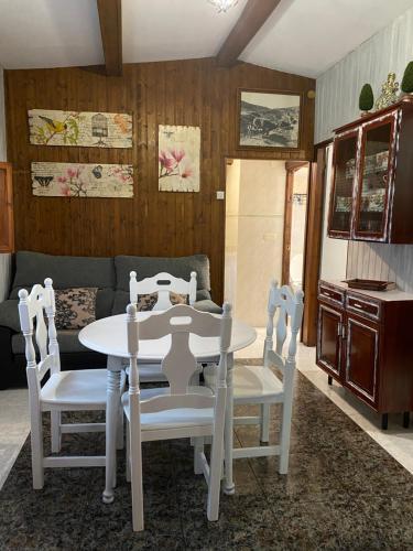 Foto de una habitación de Albergue La HERMIDA