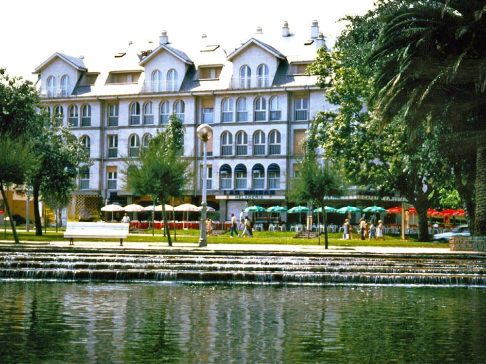 Foto del exterior de Apartamentos Las Brisas