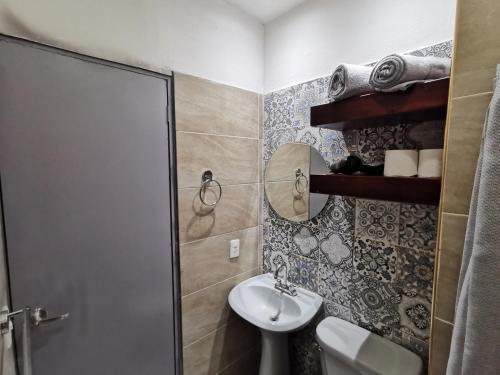 Foto del baño de Alquileres Vacacionales Acogedor estudio Cerca de Chapultepec y Consulado