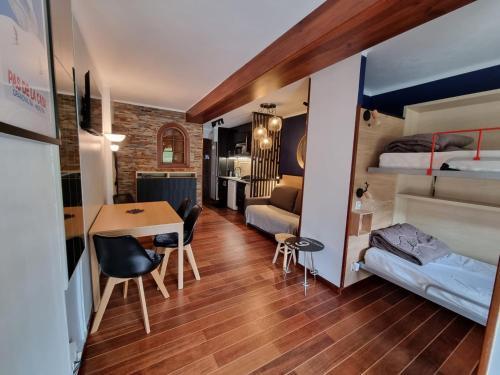 Foto de una habitación de Apartamentos Grifovacances Tres Estrelles Club