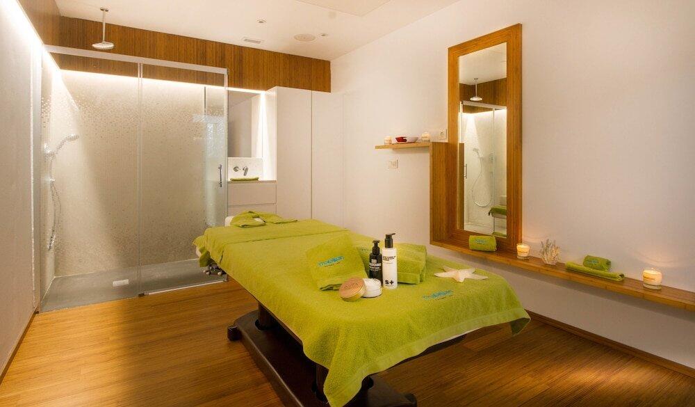 Foto de los servicios de Hotel ESTIMAR Suitopia 3 &amp;amp; three