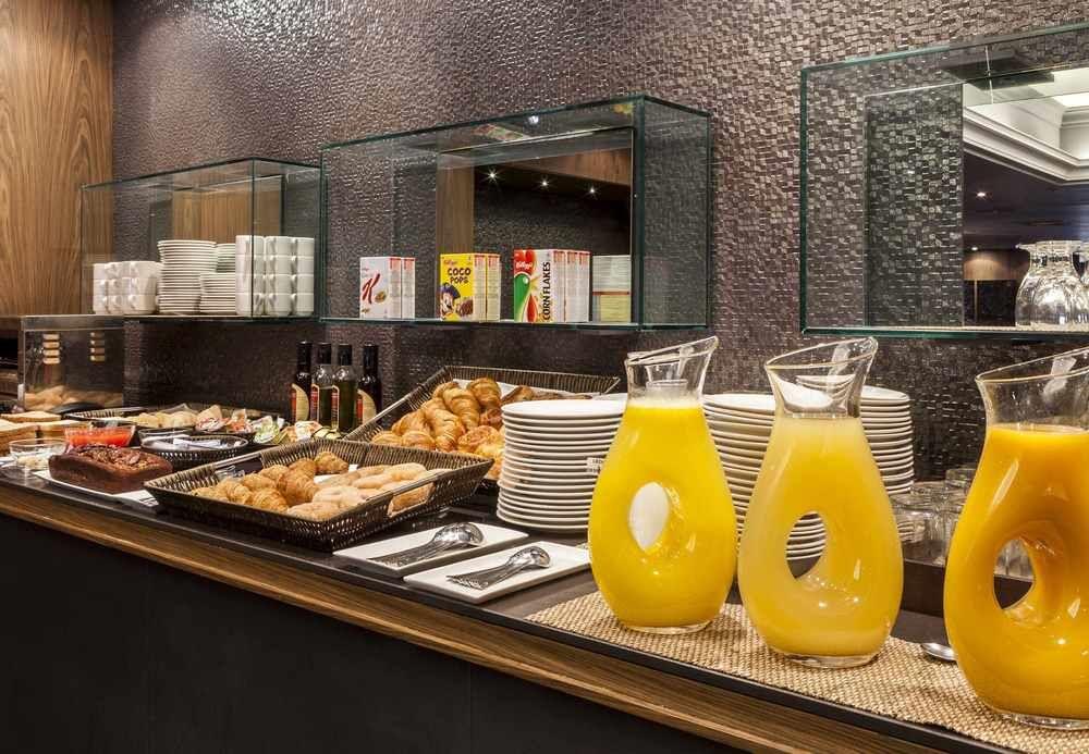 Foto de restauración de B&amp;amp;B HOTEL Vitoria General Álava