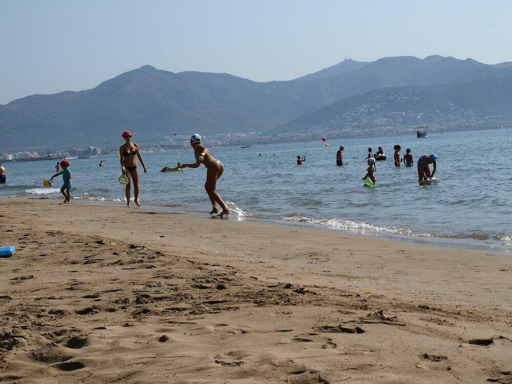 Foto del entorno de Aptos. Comte D´Empuries