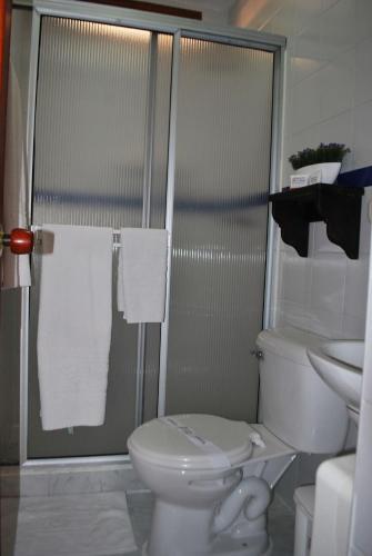 Foto del baño de Hotel Hacaritama Colonial