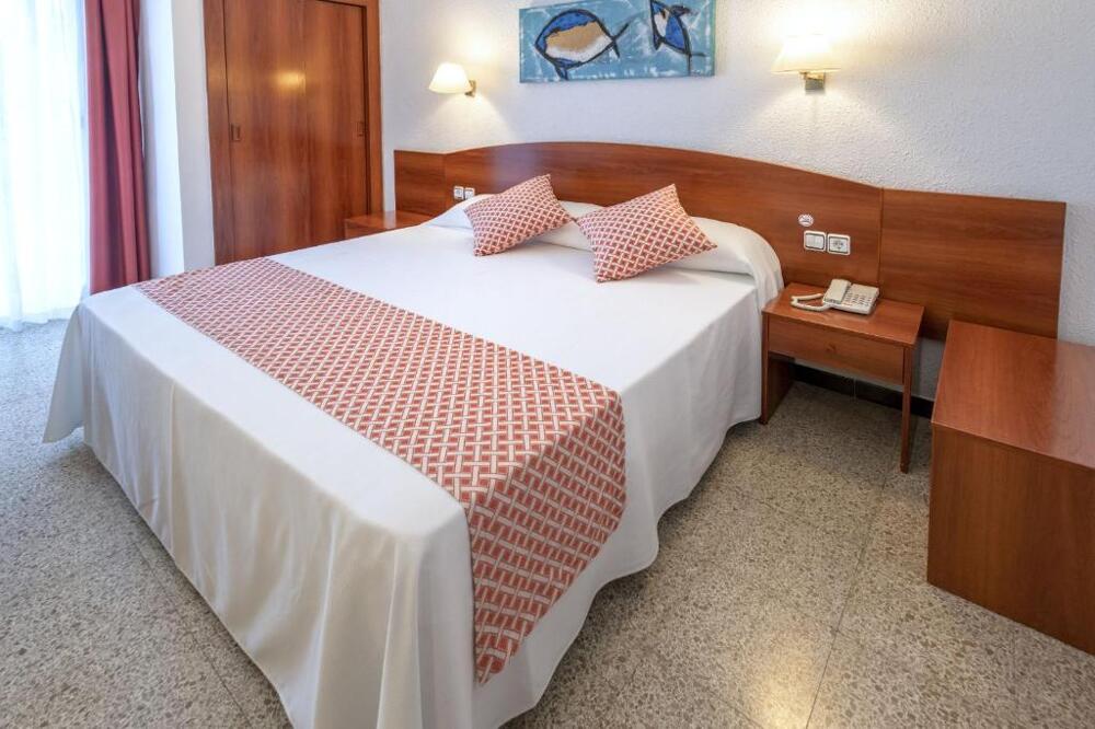Foto de una habitación de GHT Balmes, Hotel-Aparthotel&amp;amp;SPLASH