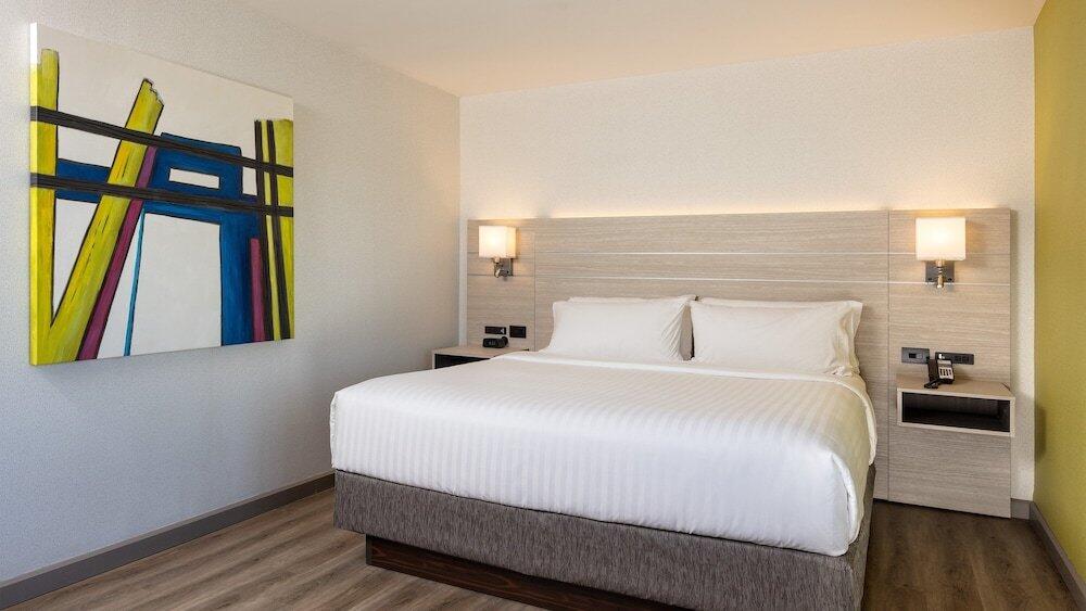 Foto de una habitación de Holiday Inn Express Quebec City-Sainte Foy, an IHG Hotel