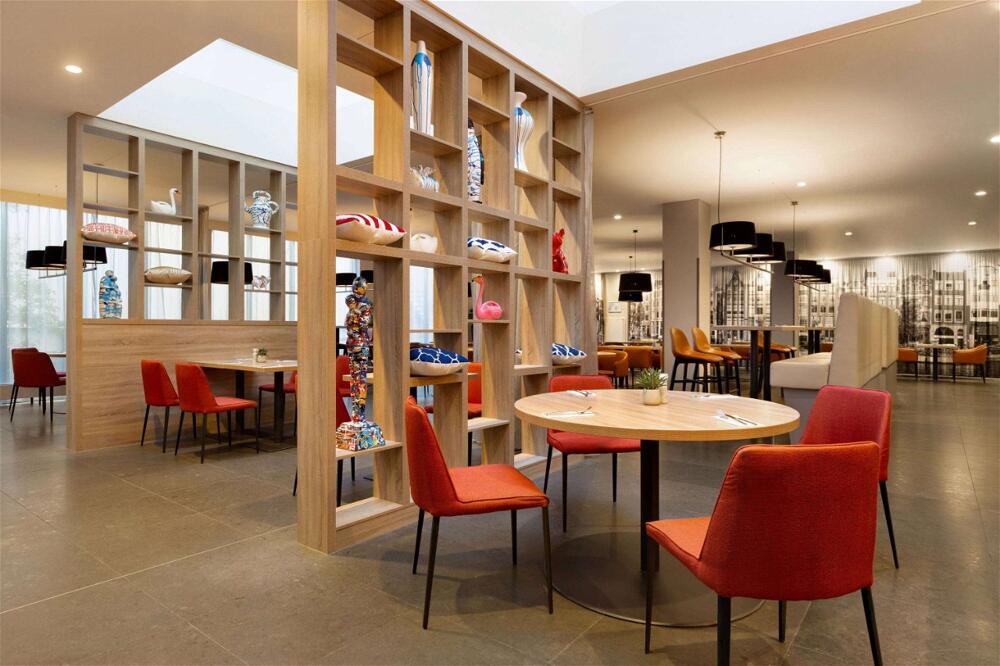 Foto de restauración de Hotel Ramada by Wyndham Amsterdam Airport Schiphol