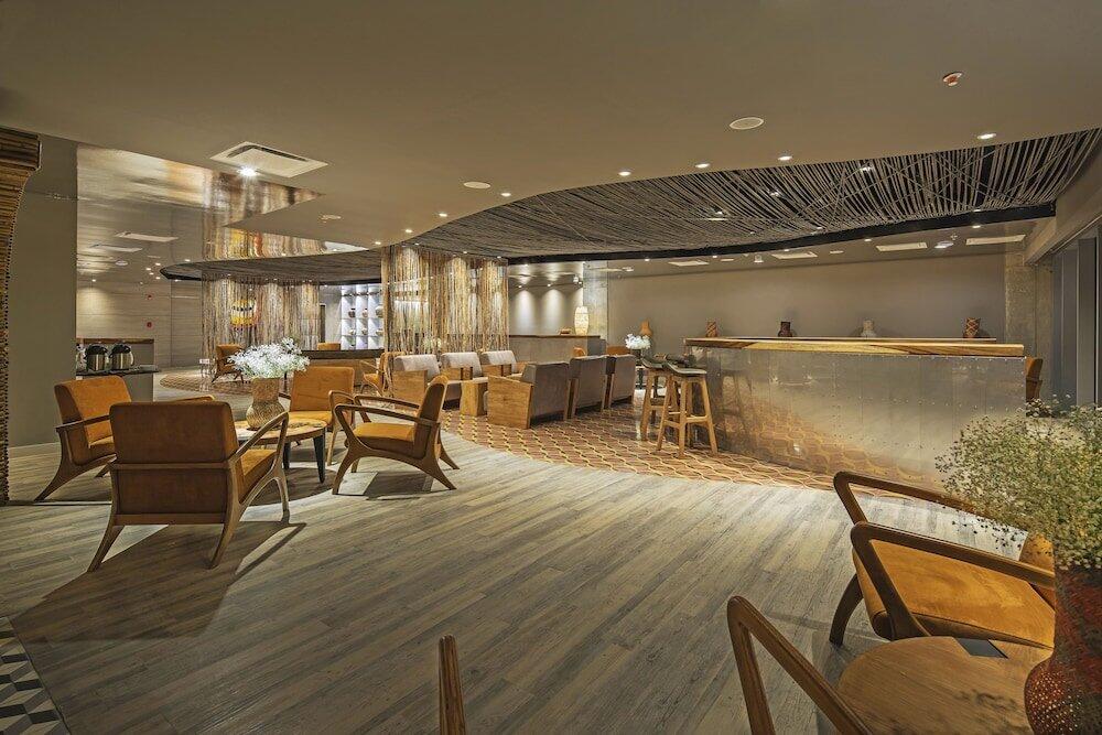 Foto de restauración de Hotel Movich Buro 51