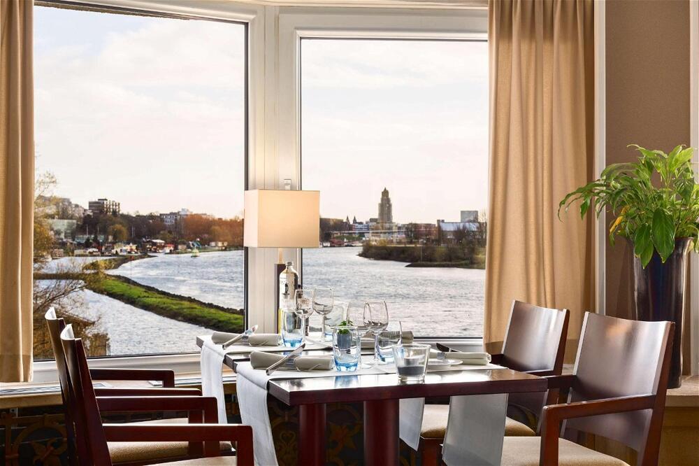 Foto de restauración de NH Arnhem Rijnhotel