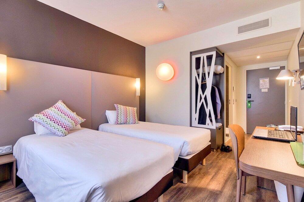 Foto de una habitación de Hotel Campanile Saint Jean De Luz