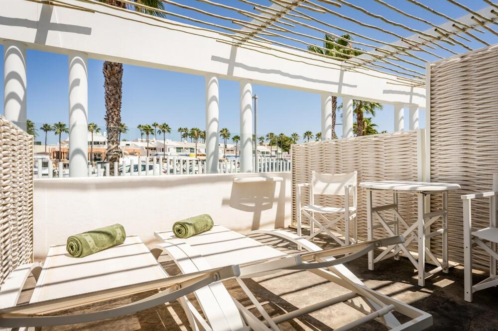 Foto general de Hotel Lago Resort Menorca - Casas del Lago Adults Only