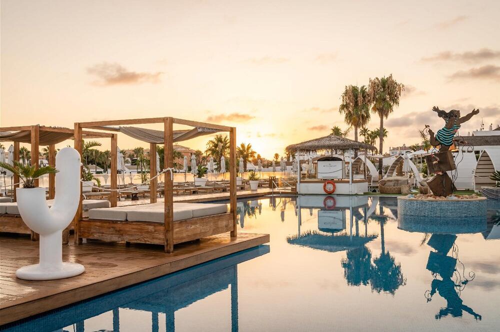Foto de los servicios de Hotel Lago Resort Menorca - Casas del Lago Adults Only