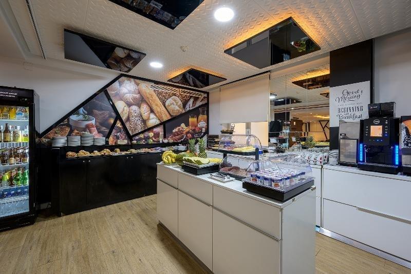 Foto de restauración de Hotel NeoMagna Madrid