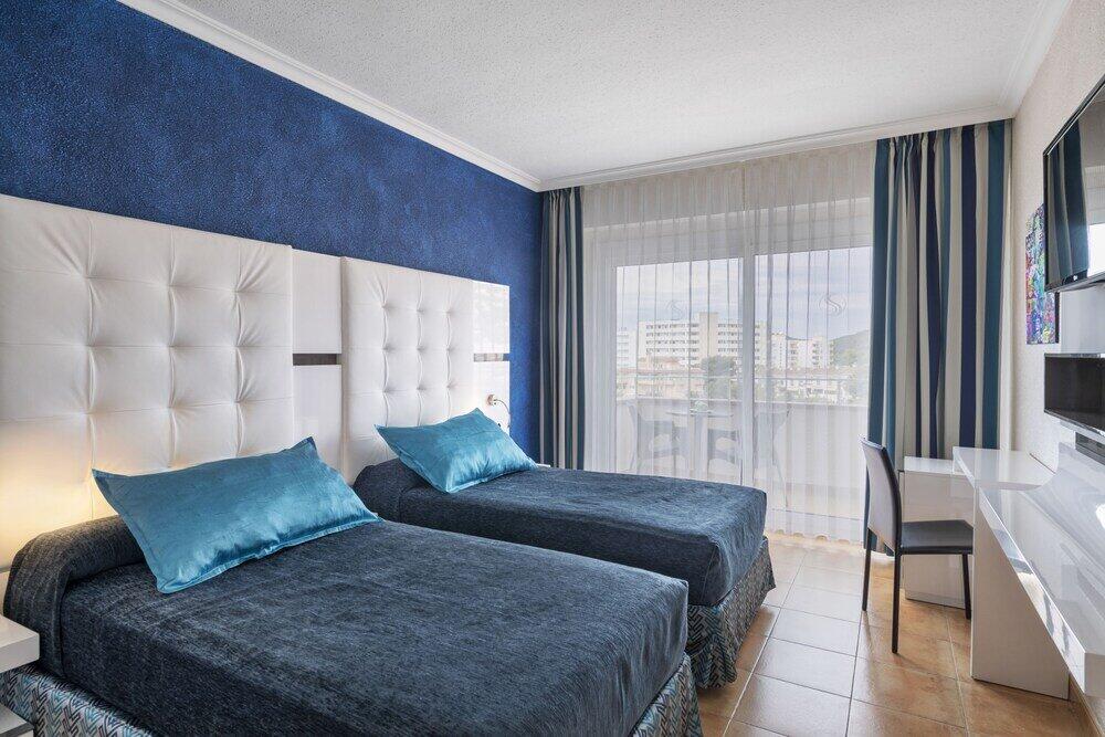 Foto de una habitación de Salles Hotel Marina Portals