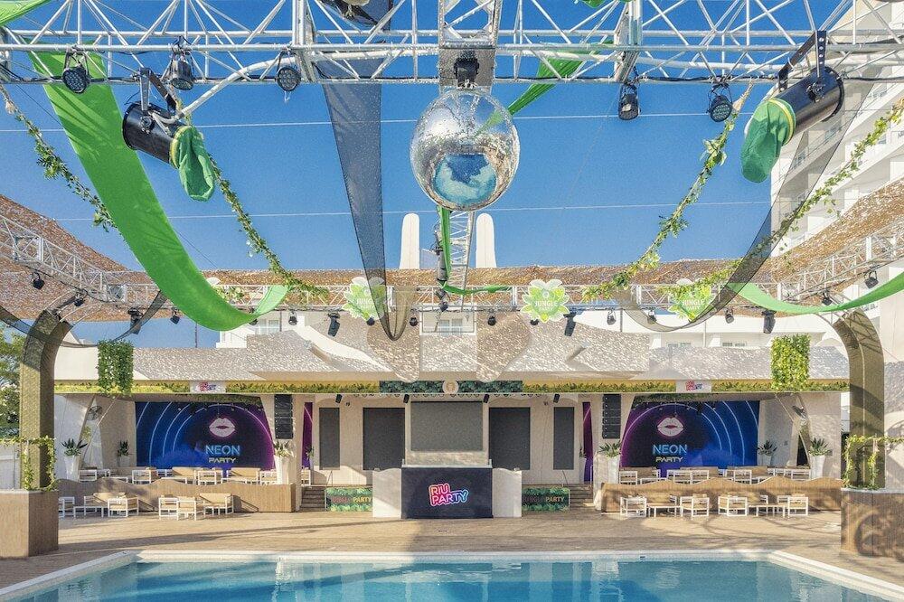 Foto de los servicios de Aparthotel Riu Caribe - All Inclusive