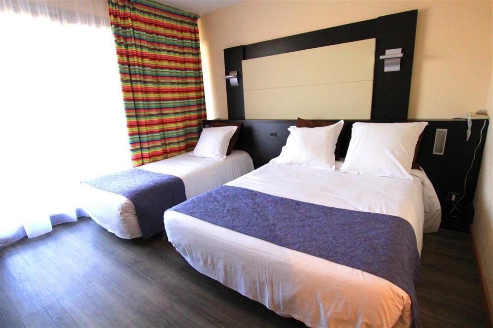 Foto de una habitación de The Originals City, Hôtel Galaxie, Nice Aéroport