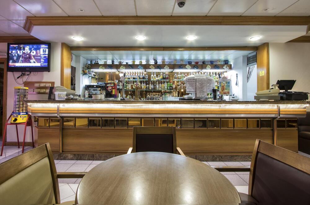 Foto de restauración de Canifor Hotel